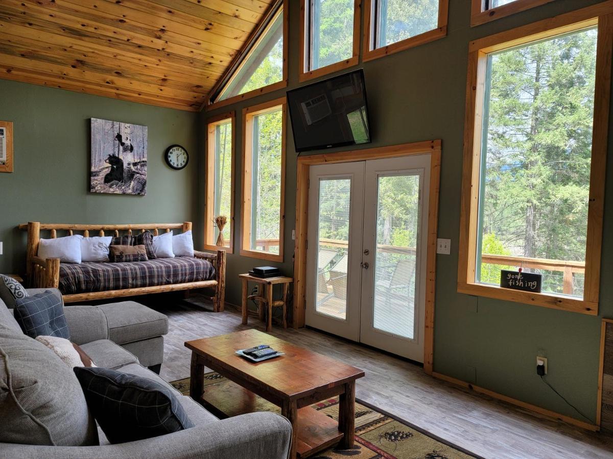 Riverfront Motel & Cabins Thompson Falls ภายนอก รูปภาพ