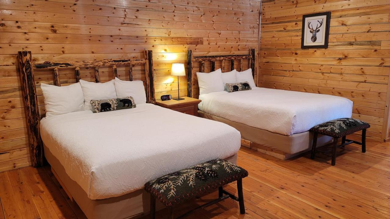 Riverfront Motel & Cabins Thompson Falls ภายนอก รูปภาพ