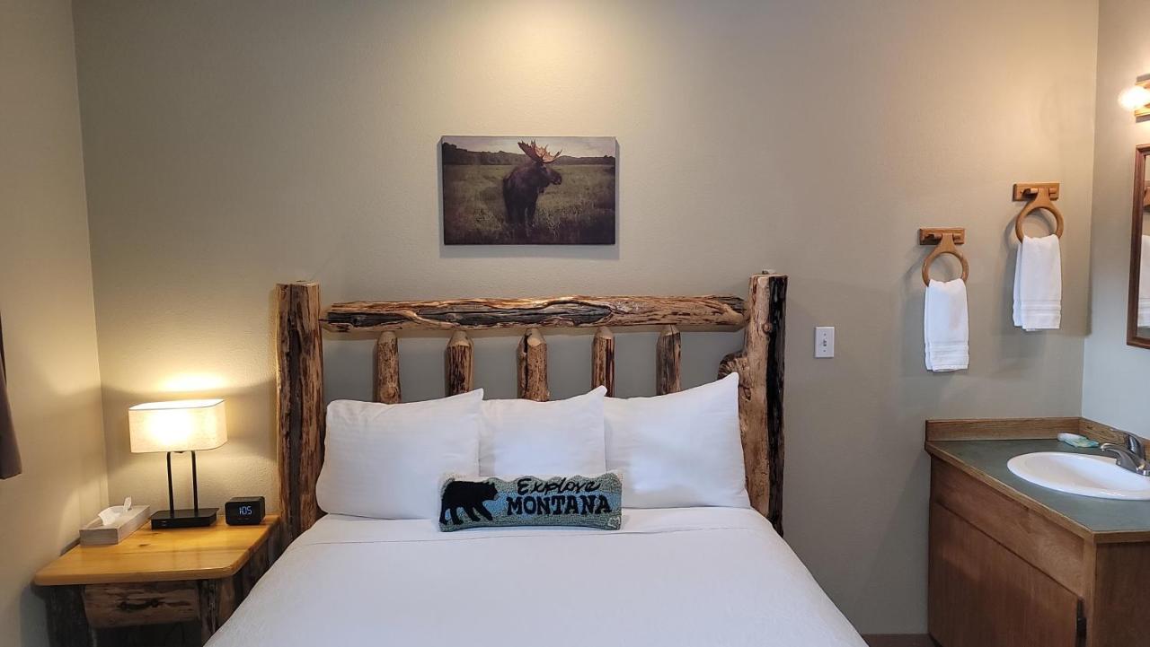 Riverfront Motel & Cabins Thompson Falls ภายนอก รูปภาพ