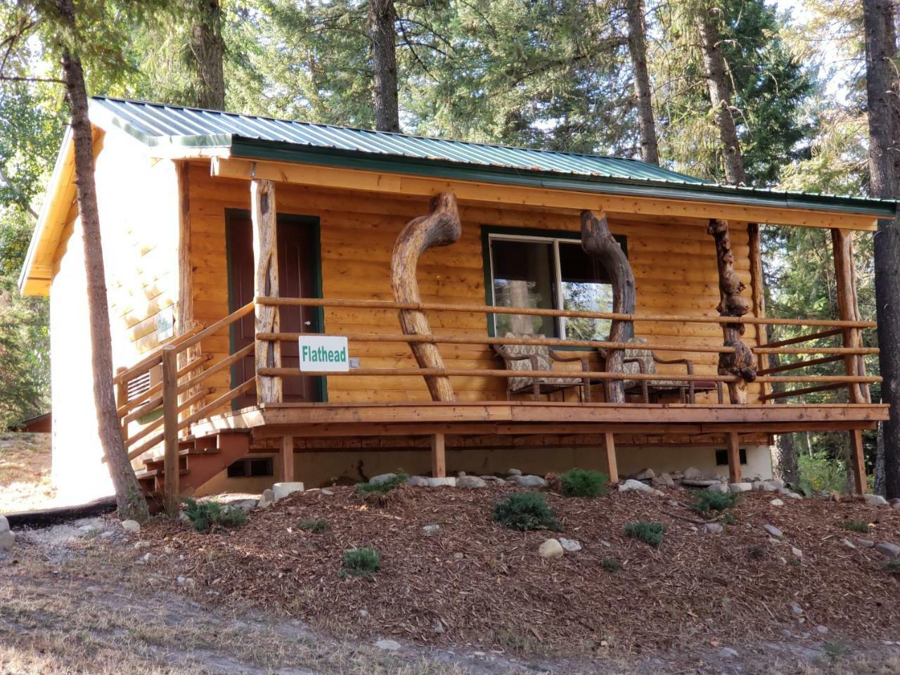 Riverfront Motel & Cabins Thompson Falls ภายนอก รูปภาพ