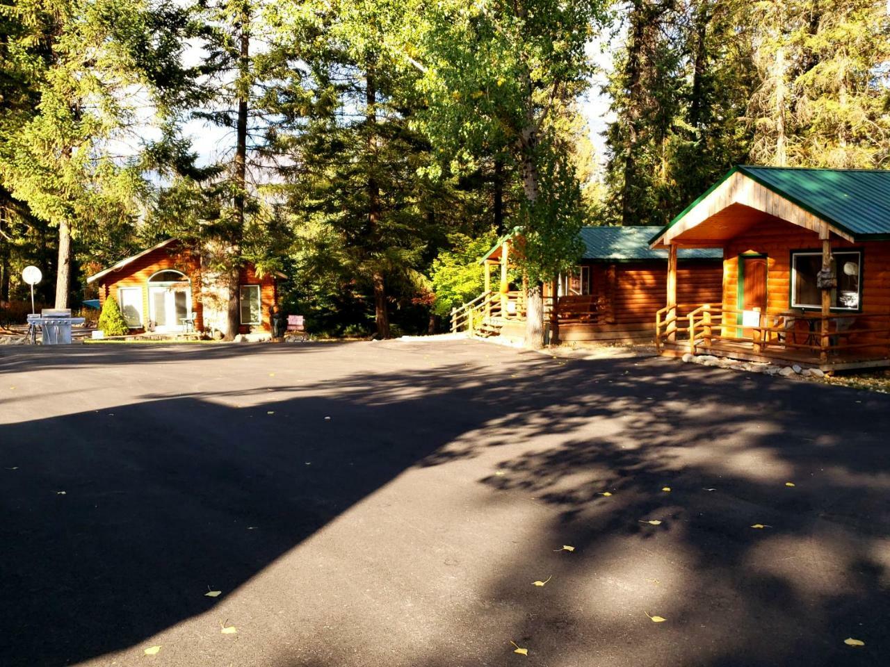 Riverfront Motel & Cabins Thompson Falls ภายนอก รูปภาพ