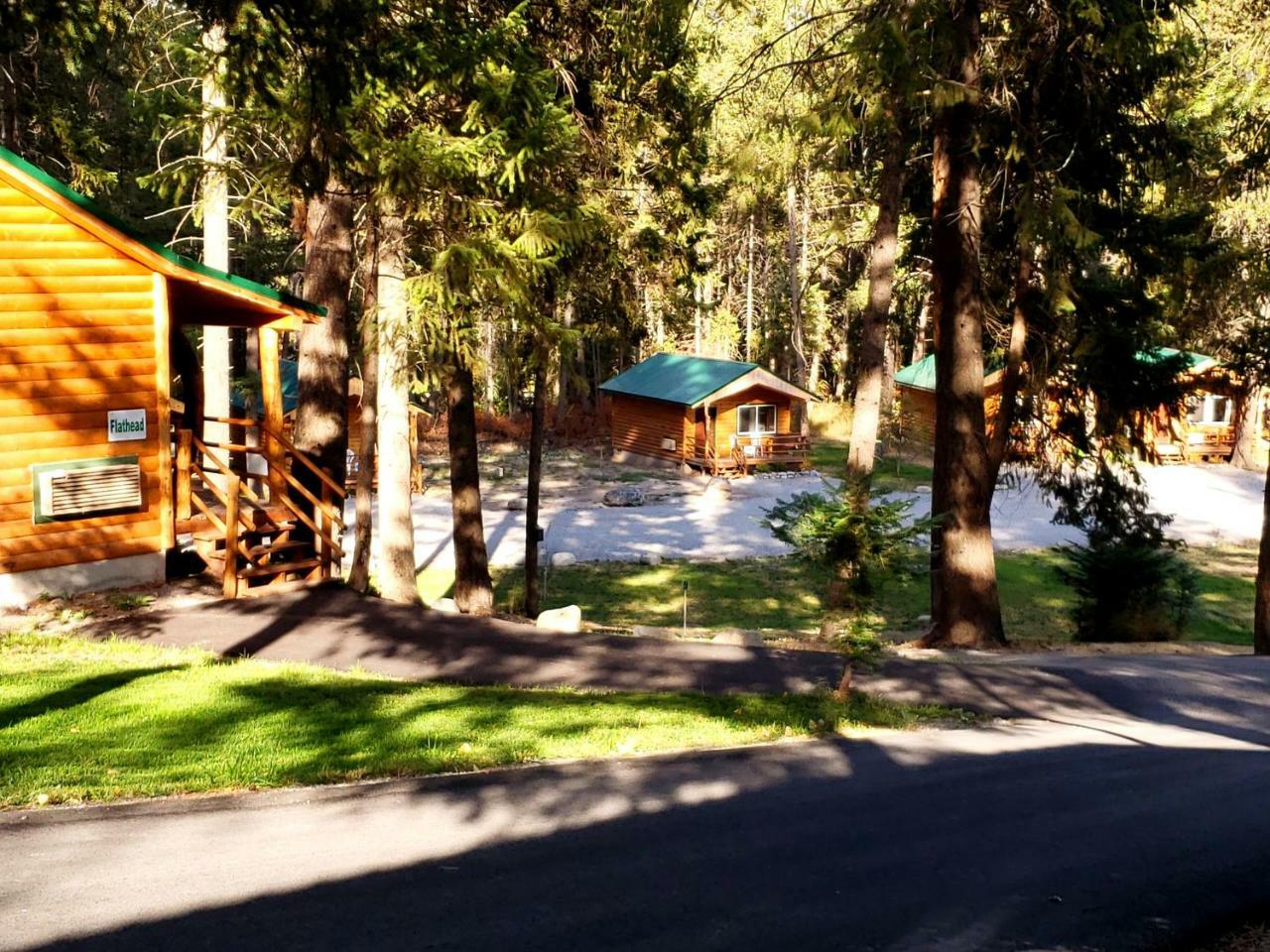 Riverfront Motel & Cabins Thompson Falls ภายนอก รูปภาพ